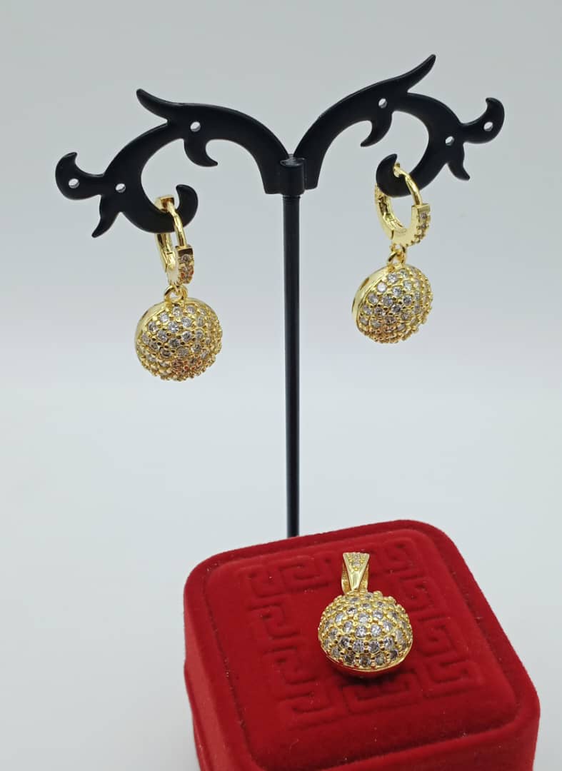 Gold plated Stainless steel earrings and pendant